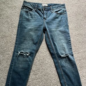 Free People Frayed- Ankle Jeans